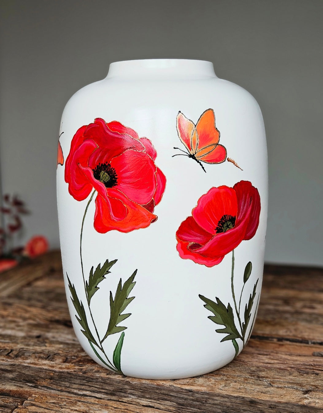 Vaas Poppy and Butterflies